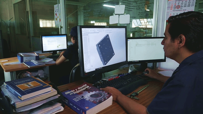 Diseño CAD y prototipo de pieza plástica